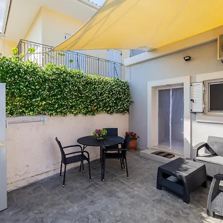Apartament Fouki
